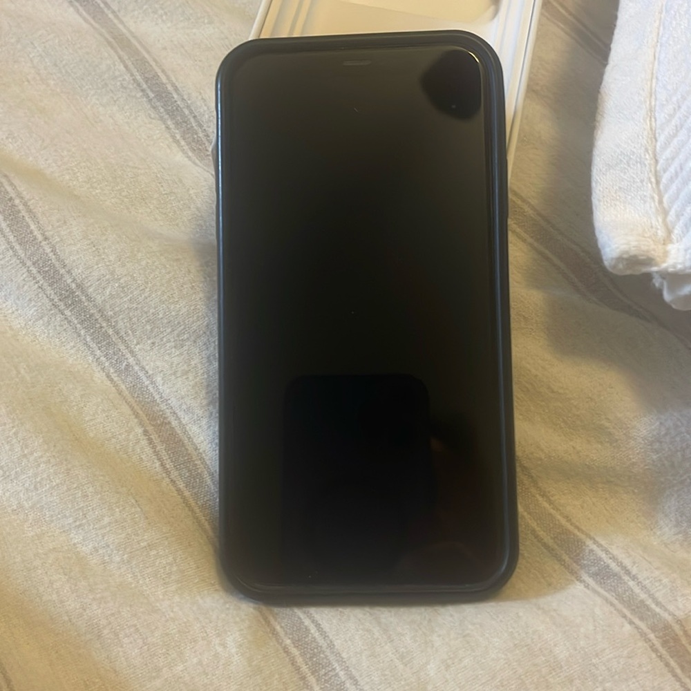 iPhone 11 purple 64 gb